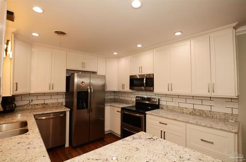 6451 Barnes St, Milton, FL 32570 photo 2
