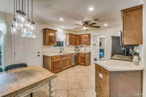 5795 Divot Ln, Milton, FL 32570 photo 8