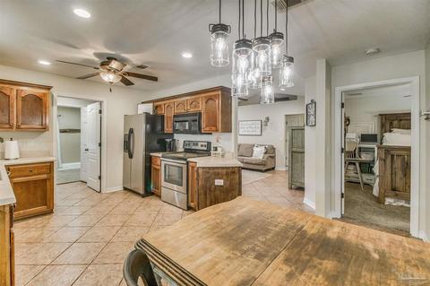 5795 Divot Ln, Milton, FL 32570 photo 9
