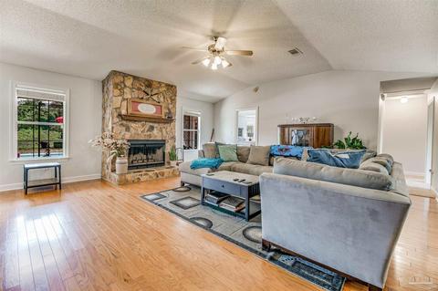 6740 Meadow Ln, Mcdavid, FL 32568 photo 9