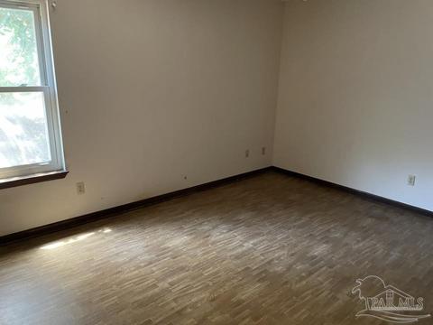 348 Juniper Rd, Freeport, FL 32439 photo 5