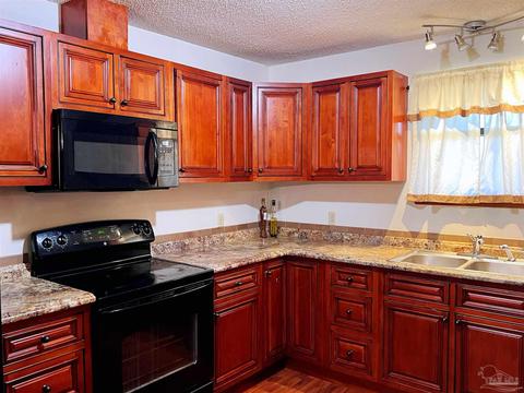 6541 Kennington Cir, Milton, FL 32570 photo 2