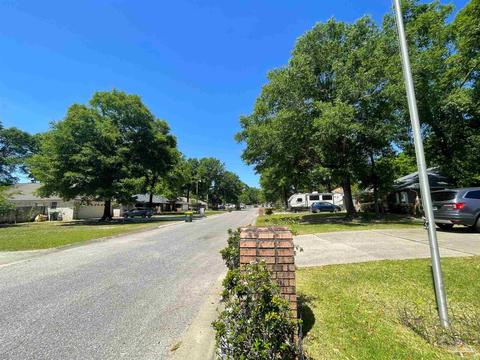 6174 Red Tail Dr, Milton, FL 32570 photo 2