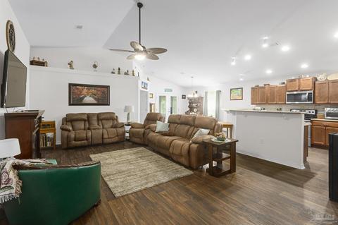 5601 Peach Dr, Pace, FL 32571 photo 9