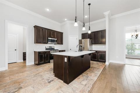 2125 Eagles Ridge Cv, Cantonment, FL 32533 photo 5