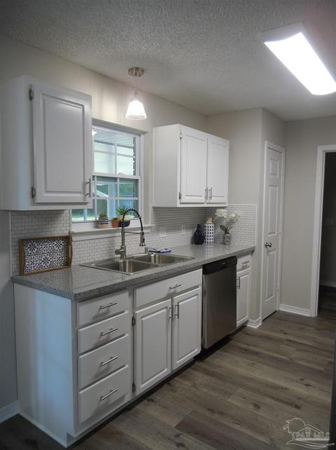 5989 Herlong Dr, Milton, FL 32570 photo 7