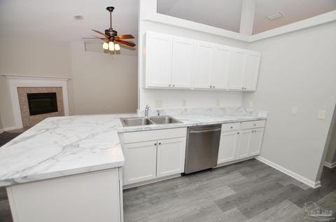 6070 Jameson Cr, Pace, FL 32571 photo 9
