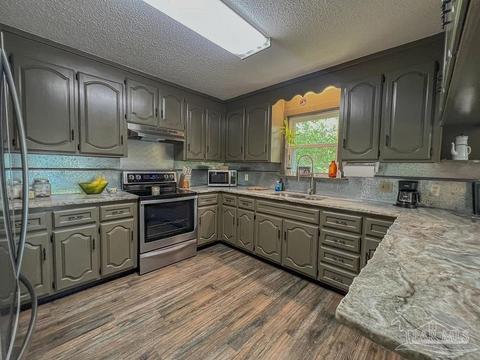7677 Marshall Rd, Milton, FL 32583 photo 4