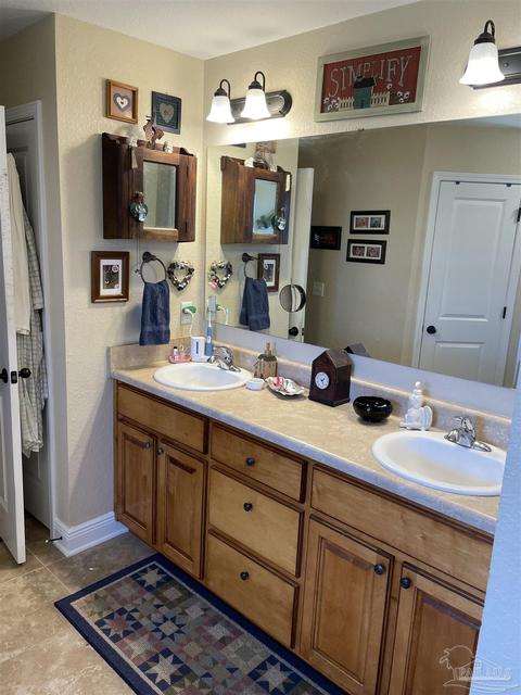 5468 Covered Bridge Ln, Pace, FL 32571 photo 8