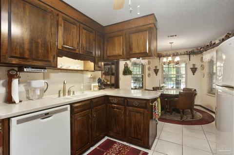 6301 Wisteria Dr, Milton, FL 32570 photo 17