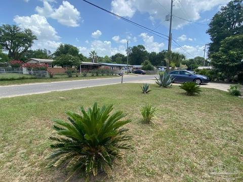 6431 Julia Dr, Milton, FL 32570 photo 3