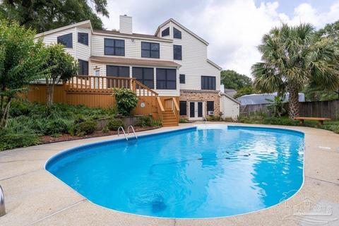5208 Crystal Creek Dr, Pace, FL 32571 photo 1