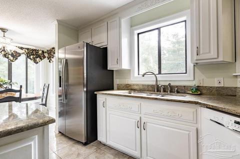 5208 Crystal Creek Dr, Pace, FL 32571 photo 8