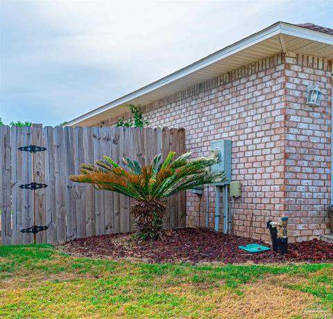 5044 Brookside Dr, Pace, FL 32571 photo 3