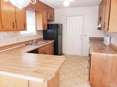 4233 N Island Rd, Pace, FL 32571 photo 9