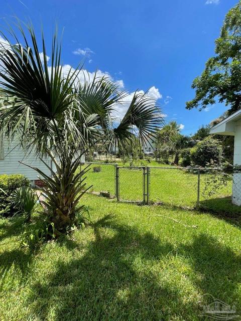 5055 Combs St, Milton, FL 32570 photo 3