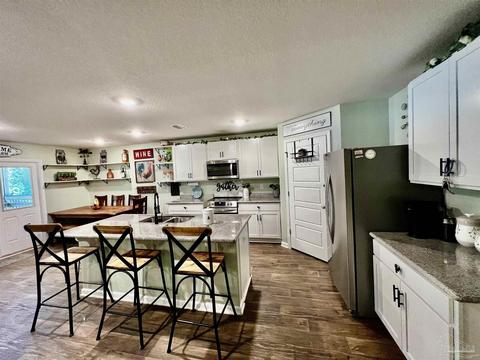 933 Jacobs Way, Cantonment, FL 32533 photo 4