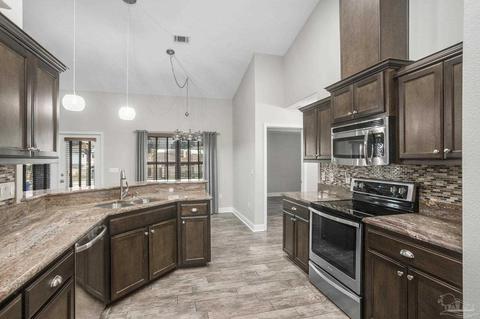 4817 Perspective Dr, Milton, FL 32570 photo 14