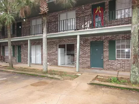 6665 Magnolia St, Milton, FL 32570
