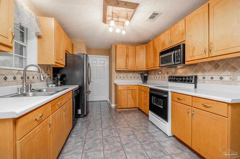 2120 Handy Rd, Cantonment, FL 32533 photo 10