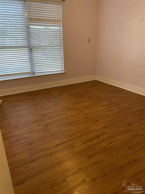 6499 Colonial Dr, Milton, FL 32570 photo 8