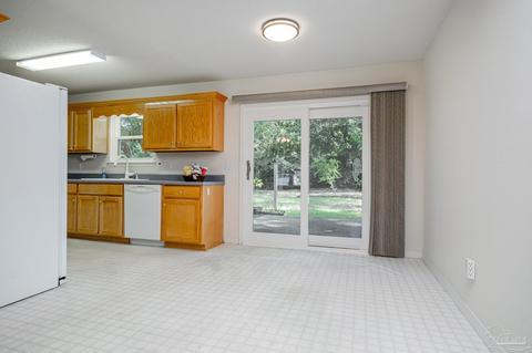 4925 Hyatt Ln, Pace, FL 32571 photo 8