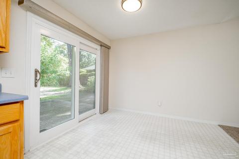 4925 Hyatt Ln, Pace, FL 32571 photo 13