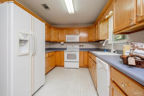 4925 Hyatt Ln, Pace, FL 32571 photo 9