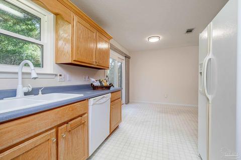 4925 Hyatt Ln, Pace, FL 32571 photo 11
