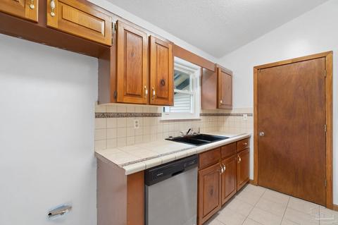 4236 Queens Ct, Pace, FL 32571 photo 10