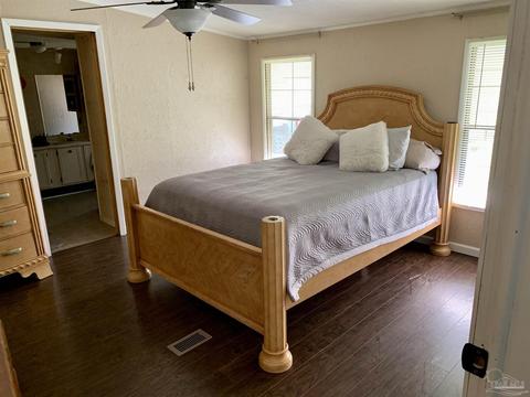 5548 Traci Dr, Milton, FL 32583 photo 11
