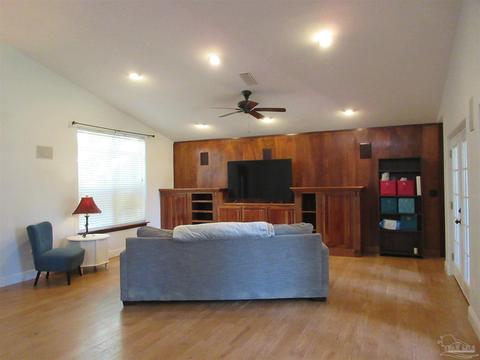 6717 Contentment St, Milton, FL 32583 photo 4