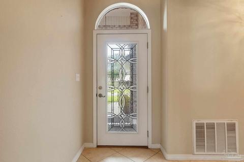 3911 Windsor Castle Blvd, Milton, FL 32583 photo 2