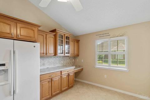 3911 Windsor Castle Blvd, Milton, FL 32583 photo 9