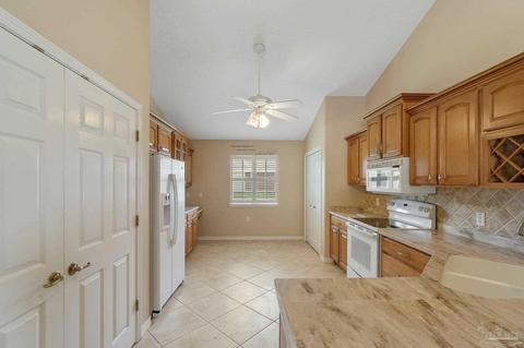 3911 Windsor Castle Blvd, Milton, FL 32583 photo 6