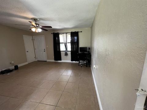 4200 Queens Ct, Pace, FL 32571 photo 5