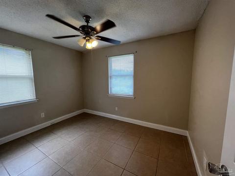 4200 Queens Ct, Pace, FL 32571 photo 8