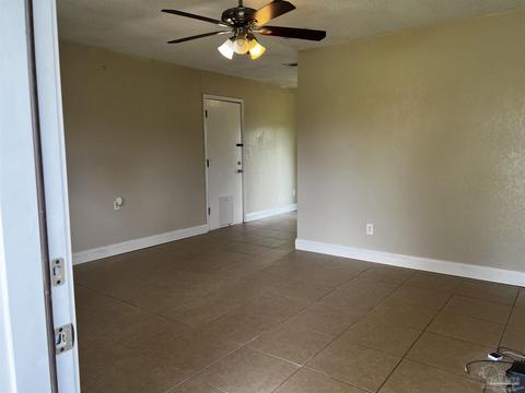 4200 Queens Ct, Pace, FL 32571 photo 7