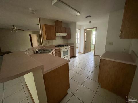 5422 Hollow Oak Ln, Pace, FL 32571 photo 3