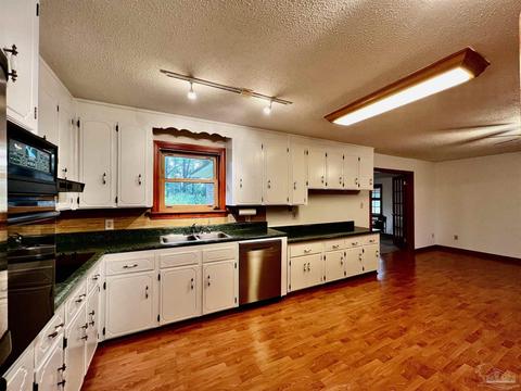 4640 Bessinger Ln, Pace, FL 32571 photo 10