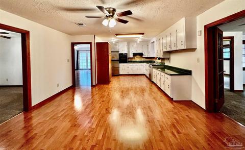 4640 Bessinger Ln, Pace, FL 32571 photo 5