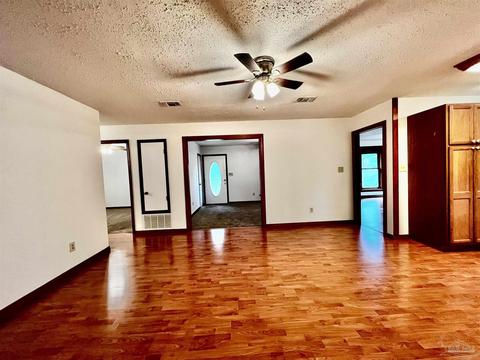 4640 Bessinger Ln, Pace, FL 32571 photo 7