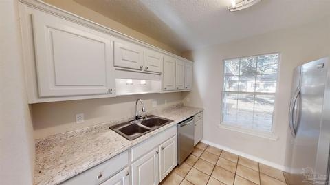 6581 Imperial Dr, Milton, FL 32570 photo 6
