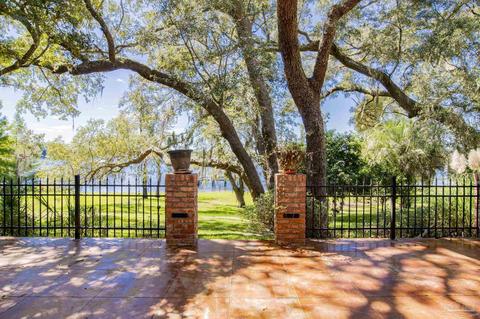 7740 Lakeside Dr, Milton, FL 32583 photo 4