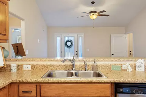 5547 Bellview Ct, Milton, FL 32583 photo 12