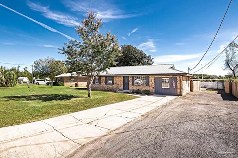 4724 Cyril Dr, Pace, FL 32571 photo 3