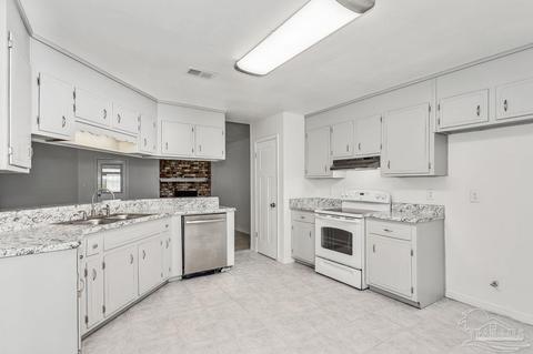 5708 Dove Dr, Pace, FL 32571 photo 8