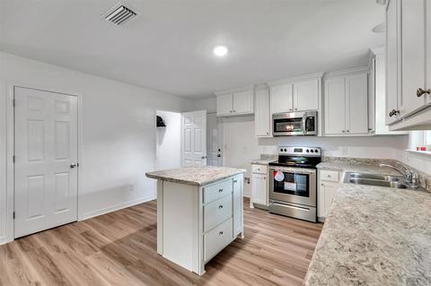 2606 Gulf Beach Hwy, Pensacola, FL 32507