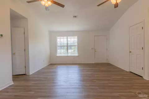 7450 Leandras Ln, Mcdavid, FL 32568 photo 5