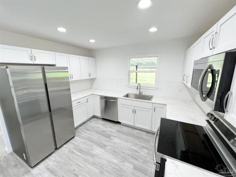 4818 Landmark Ln, Pace, FL 32571 photo 9